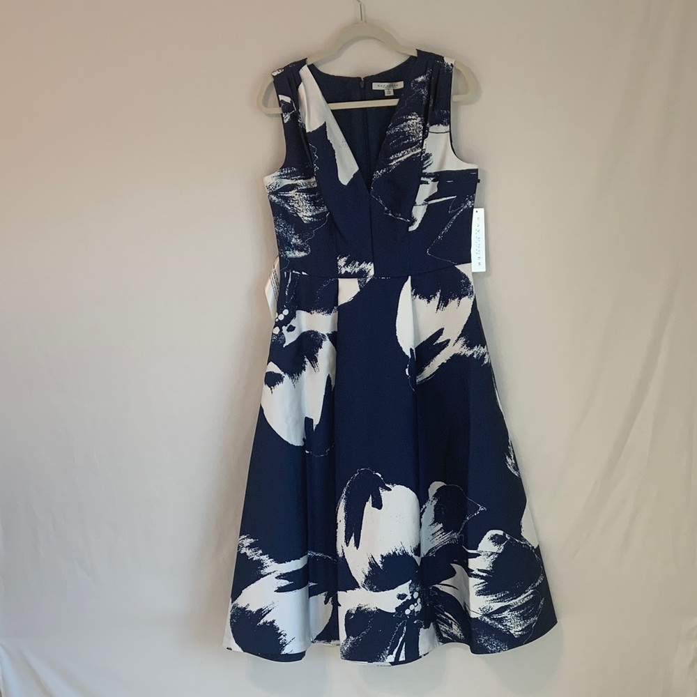 Beautiful Kay Unger Navy and White Floral Midi Dress